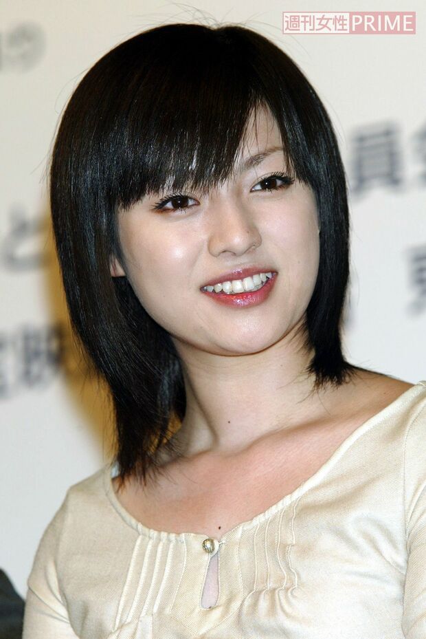 黒髪の深田恭子(20代)