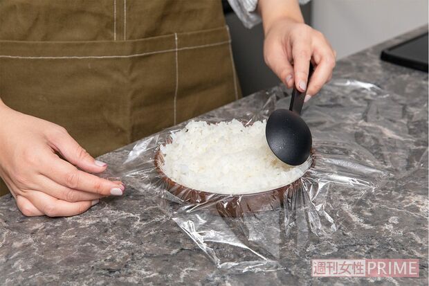 アカシア　深皿　撮影／矢島泰輔