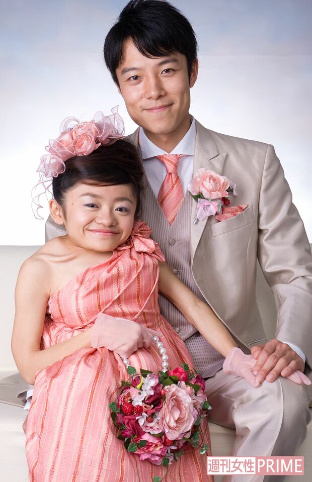 大学時代の同級生と大恋愛の末、28歳で結婚。夫の親族の大反対を押し切り、結婚式を挙げた