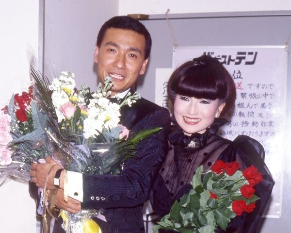 昭和60年（1985年）4月で久米は司会を卒業し、黒柳と最後のツーショット