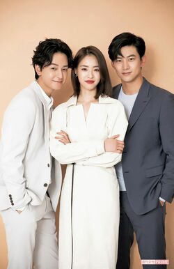左からイム・ジュファン、イ・ヨニ、テギョン 写真提供/KNTV