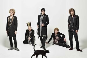 5人組バンド『BUCK-TICK』ボーカルの櫻井敦司さん（中央、公式Xより）