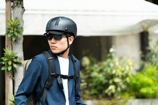未着用の事故致死率は2.2倍、約6割が頭部損傷で死亡、自転車「ヘルメット」着用の努力義務化で“帽子型”がAmazonで在庫切れ