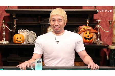 昨年、千鳥・大悟が披露した松本人志のコスプレ(番組公式Xより)