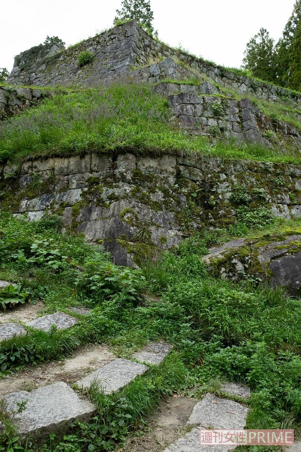 石垣が圧巻!　日本一標高の高い岩村城