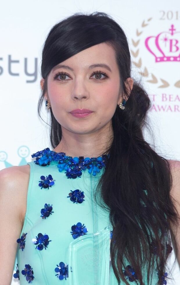 ベッキー、仕事関係者100人にお詫びの手紙「不倫してない」