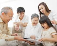 子育て世代間ギャップ解決法、孫育てガイドブックを活用
