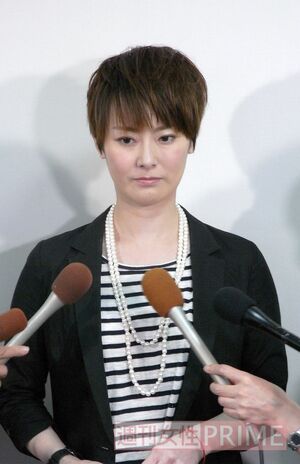 遠野なぎこ。19歳で遠野を出産した母は、嫉妬からか娘にきつく当たったという