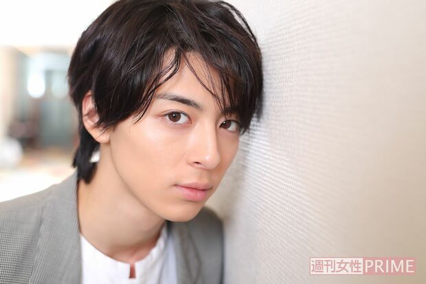 高杉真宙　撮影／佐藤靖彦