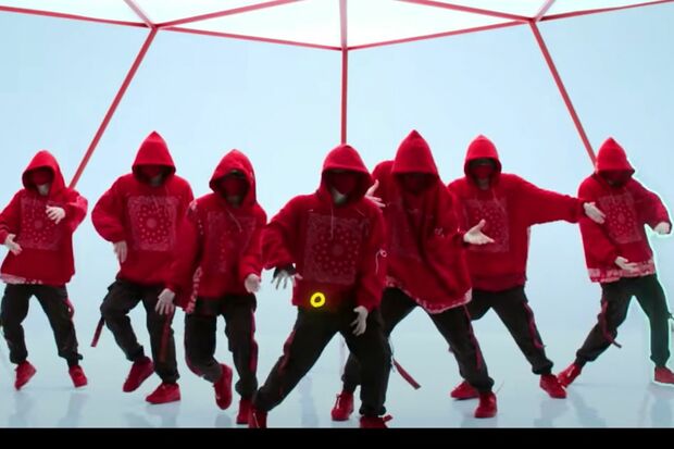 正体はHey!Say!JUMP？謎の8人グループ『Honey Bee』