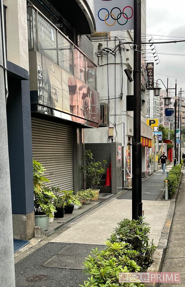 『エビスジャップ』のフジと森山が立ちションしていた場所は比較的車通りも多かった