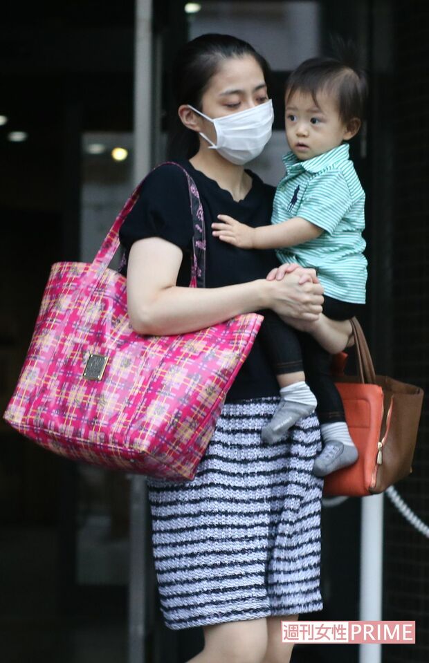 勸玄くんをセレブ託児所に通わせる麻央さん（'14 年9月）