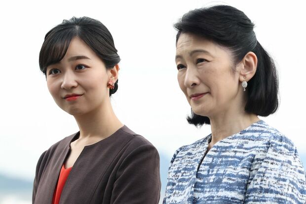 香川県を訪問された紀子さまと佳子さま
