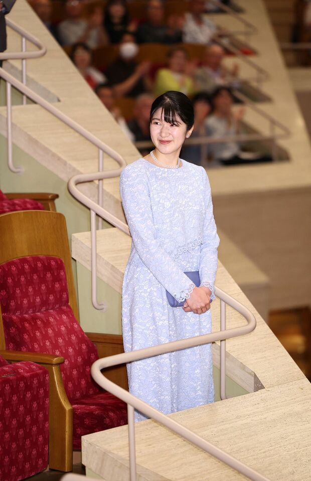 6月22日、日本フィルハーモニー交響楽団 創立70周年記念特別演奏会にご臨席された愛子さま。陛下が座られてきたシートへ座られた