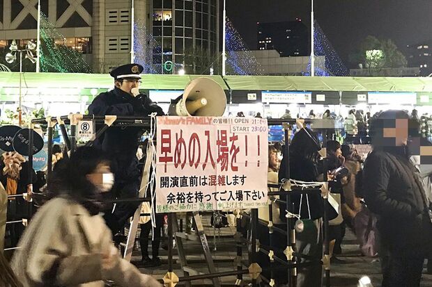 名物スタッフのアナウンスはこの日も絶好調／筆者撮影