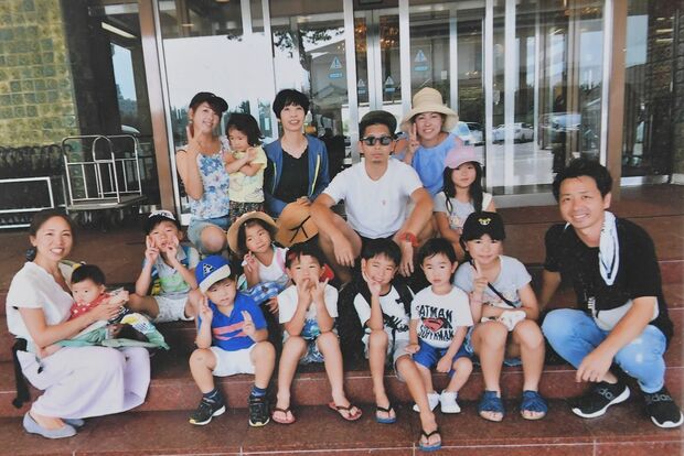 3人の子どもたちとたくさんのお孫さんに囲まれ、にぎやかなあさの家