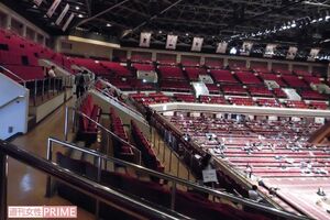 コロナ禍の開催となった、令和2年の大相撲九月場所。2階席は空席が目立つ（著者撮影）