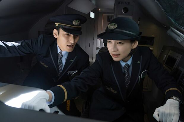 Netflix『新幹線大爆破』の1シーン(公式サイトより)