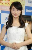 浜辺美波、2015年5月のファースト写真集発売イベントにて