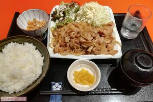 松島幸太朗も食べた『寿々屋』のしょうが焼き。肉は通常200グラムだが、選手用は倍の400グラムある