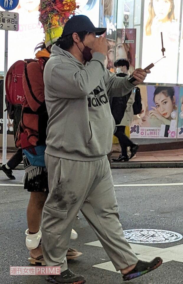 '22年12月、センター街でライブ配信中のへずまりゅう