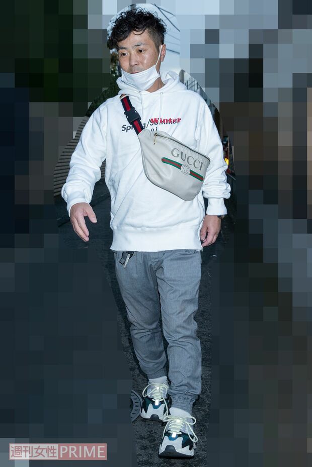 直撃を受ける入江慎也