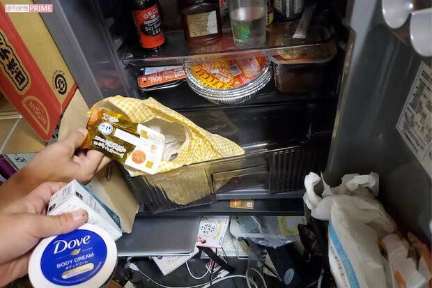 きららさんの冷蔵庫には化粧品も入っていた