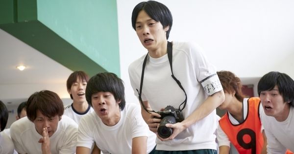 柾木玲弥(まさき・れいや)　●'95年3月24日生まれ、172cm、B型、北海道出身。ジュノン・スーパーボーイ・コンテスト審査員特別賞('09年)。出演作にドラマ『みんなエスパーだよ！』『お父さんは二度死ぬ』、映画『サムライフ』など。写真は、5月23日(土)公開『やるっきゃ騎士』のワンシーンより (c)「やるっきゃ騎士」製作委員会