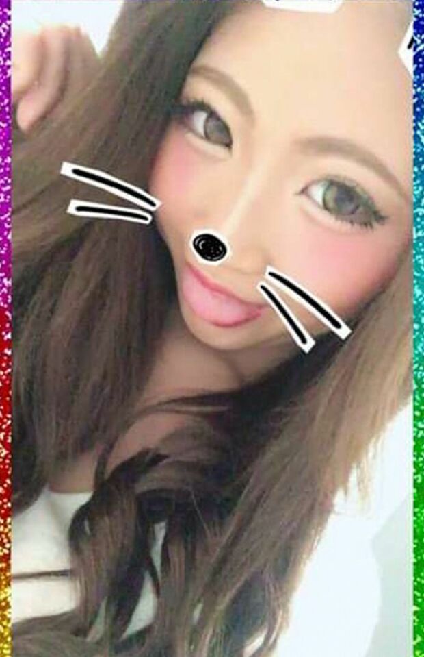 露出度高めだったという容疑者。メガネでイメチェンも…