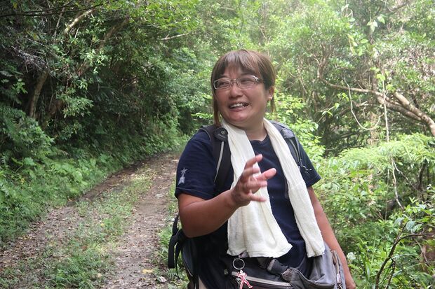 研究者の宮城秋乃さんは、ヘリパッド建設による自然界への影響を危惧する 撮影／浅井真由美