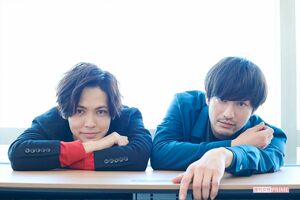 猪塚健太（左）と竹財輝之助（右）　撮影／山田智絵