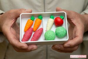 岩沢さんの原点、「野菜の消しゴム」 撮影/齋藤周造