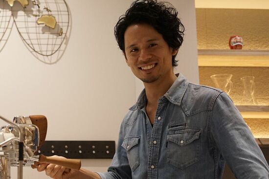 2014年ラテアート世界チャンピオンになったイケメンバリスタ山口さん 写真:Takumi Ota
