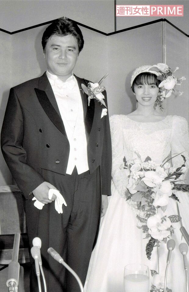 22年11月に渡辺徹さんを見送った榊原郁恵、結婚後は仕事を辞めるつもりも引退を回避させた夫の言葉と新婚時代の食卓で起きた「赤いウインナー事件」（4ページ目）  | 週刊女性PRIME