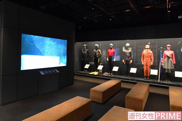 4階のミニシアターは3作品を上映。各隊の制服もズラリ。