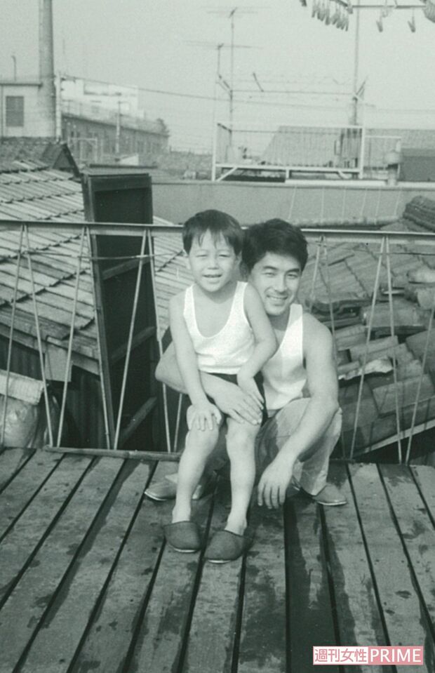 寺島進、父親と自宅にて