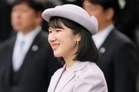 《りくりゅうも園遊会に》愛子さま、淡いラベンダーの装いに「モダンな帽子」で新境地「春のプリンセス」の…