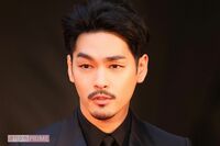 柳楽優弥が主演映画『夏目アラタの結婚』の撮影現場にうなぎ弁当を差し入れ!120人前で総額約60万円の太っ…