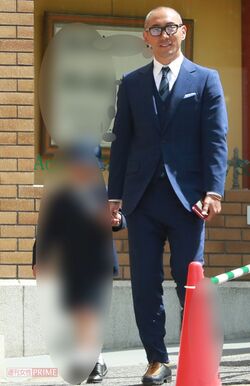 '19年4月、都内の有名私立小学校の入学式にやってきた市川海老蔵と勸玄くん