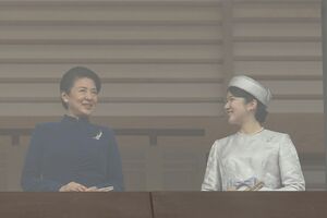 雅子さまと愛子さまが顔を見合わせ微笑まれる場面も