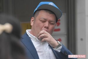 電子タバコに吸いつくくっきー