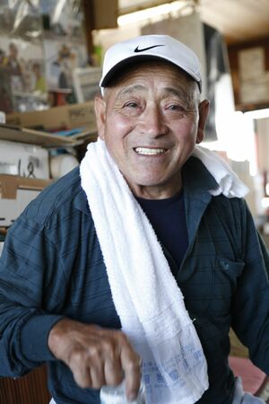 幼なじみで夫の菊谷静良さん。「夫婦でおならの引っかけ合いをする（笑）」のだとか　撮影／竹内摩耶