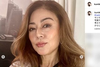 武田久美子、伝説の“貝殻ビキニ”から30年の水着姿披露で「アラ還とは思えない」…