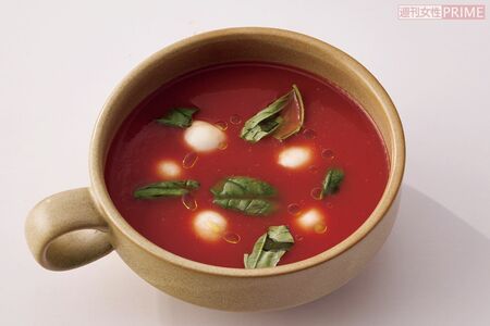 モッツァレラチーズとトマトのスープ