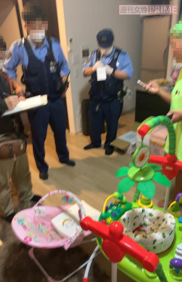 友人の通報により加藤紗里の自宅に駆けつけた警察官（大河内さんの知人提供）