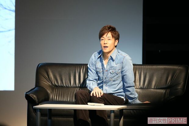 陣内智則の1人コントの様子