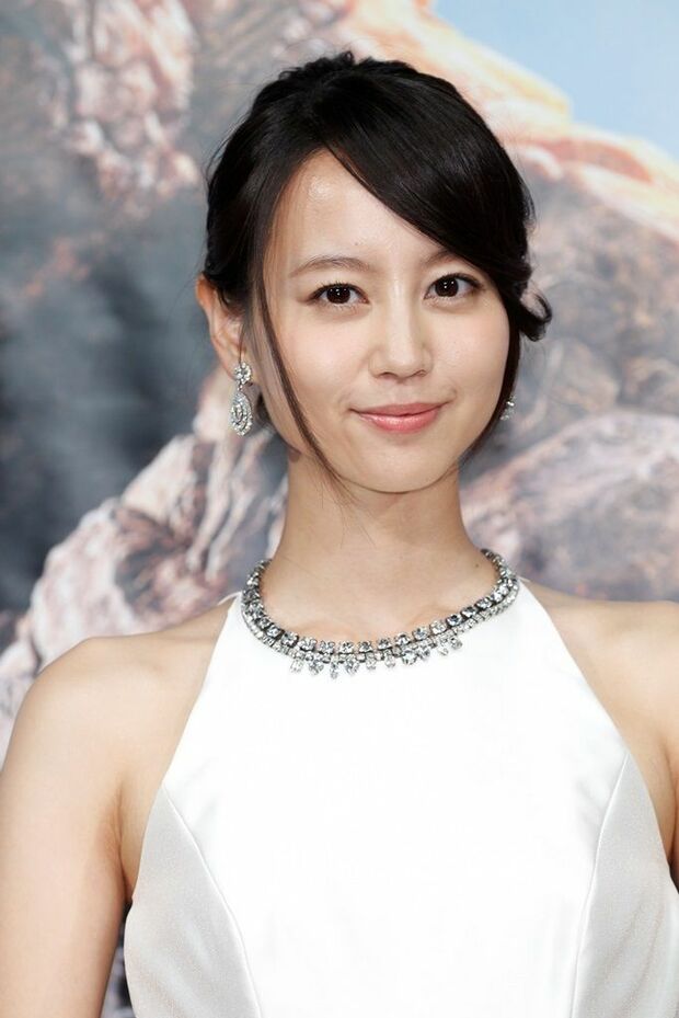 堀北真希、事実上の引退か CMの契約更新を拒否で業界に激震