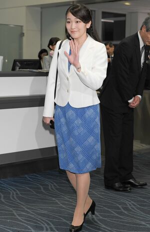 穏やかな表情で東京・羽田空港から東欧のハンガリーへ“最後”の旅行に発たれた眞子さま（8月19日）