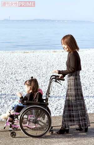 昨年7月から使っている車椅子は、りおなちゃん用に採寸して作った専用のもの