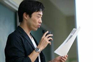 5月25日(水)に金間大介教授の『先生、どうか皆の前でほめないで下さい』刊行記念オンラインイベントを実施します。詳しくはこちら(写真:金間大介氏提供)/東洋経済オンライン